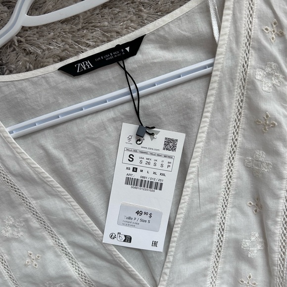 ZARA embroidered flowy top - Picture 4 of 5